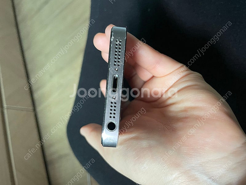 아이폰 5S 16GB 액정 완전 새것 같아요~--4