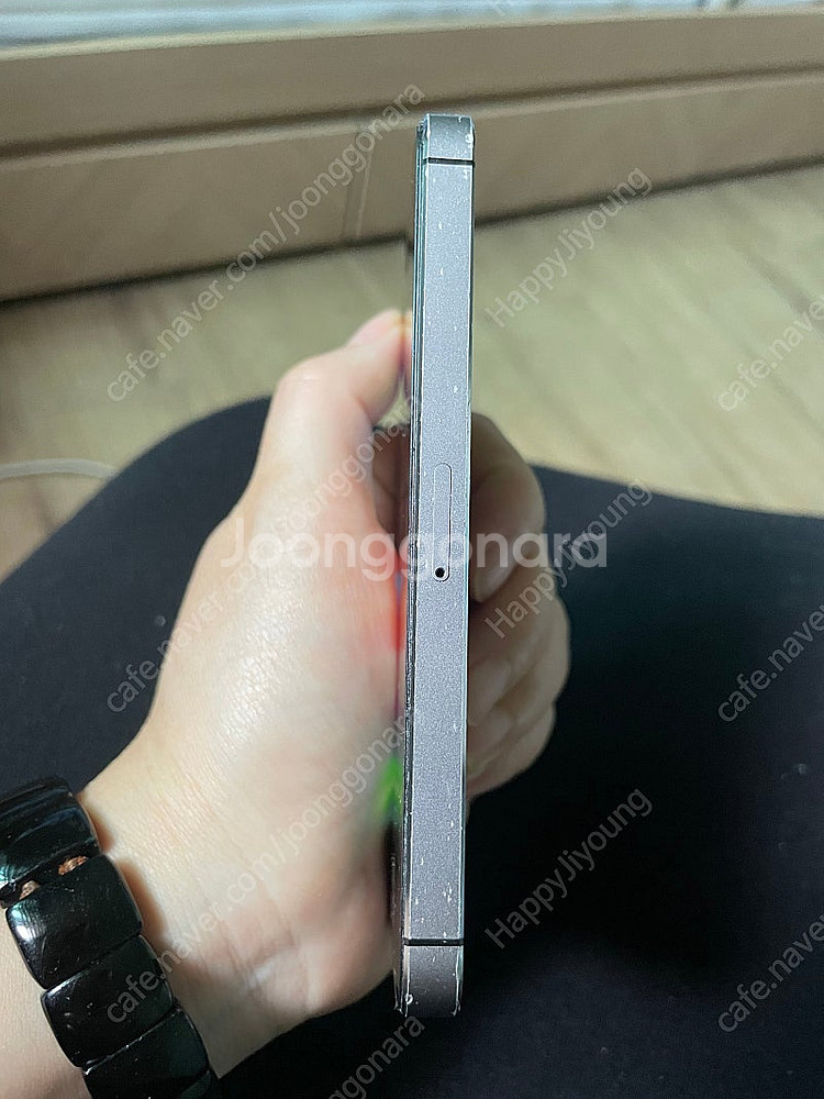 아이폰 5S 16GB 액정 완전 새것 같아요~--5