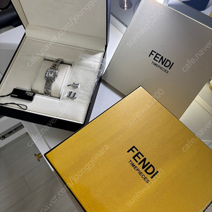 펜디시계 모델명 F605024500