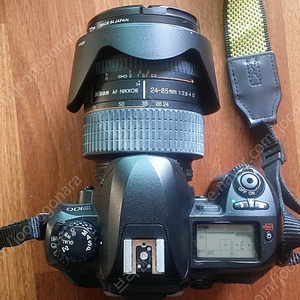 디카, 디지털 카메라, DSLR 니콘 D100, 니콘 쿨픽스 P100(하자 있음), 삼성 VLUU PL100 듀얼 셀카(하자 있음), 필름 카메라, 대형 가방, 카메라 삼각대, 셀