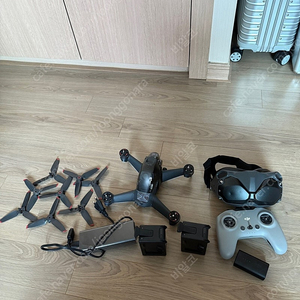 DJI FPV 드론 판매합니다.
