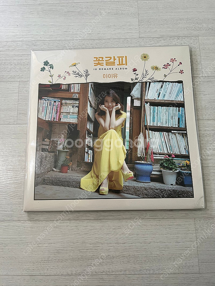 아이유 꽃갈피 LP 판매합니다--0