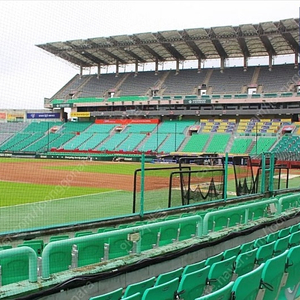 [응원단상] SSG VS LG 05/23, 05/24, 05/25 3루 덕아웃 상단석, 원정 응원석 통로좌석 2~6연석 판매