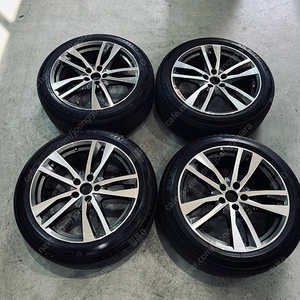 [ 정품 ] 아우디A6 45TDI 19인치 휠 타이어 팝니다.