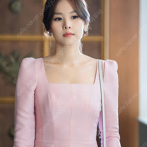 아보아보 울실크 스퀘어넥 드레스 1사이즈 운포 20만원