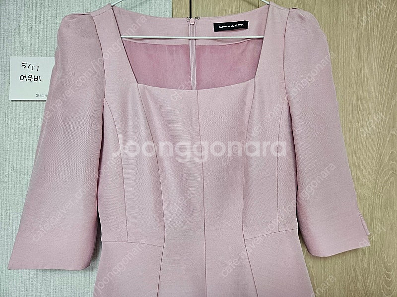 아보아보 울실크 스퀘어넥 드레스 1사이즈 운포 20만원--7