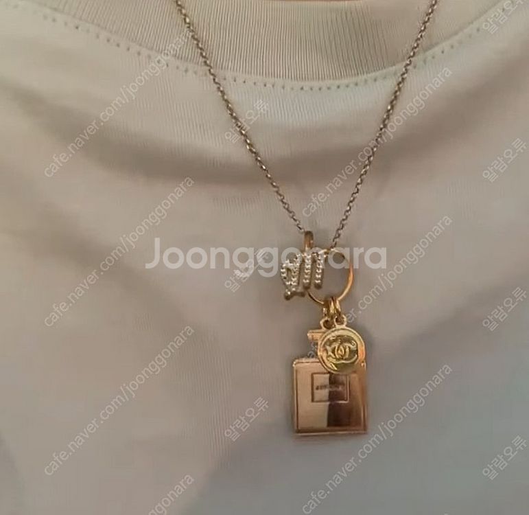 샤넬 홀리데이 샤넬키링 ️ 샤넬참 ️랜덤머리끈 거래시 샤넬...--1