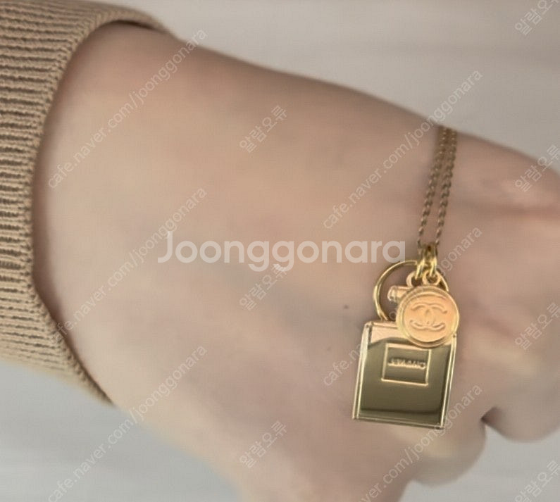 샤넬 홀리데이 샤넬키링 ️ 샤넬참 ️랜덤머리끈 거래시 샤넬...--2