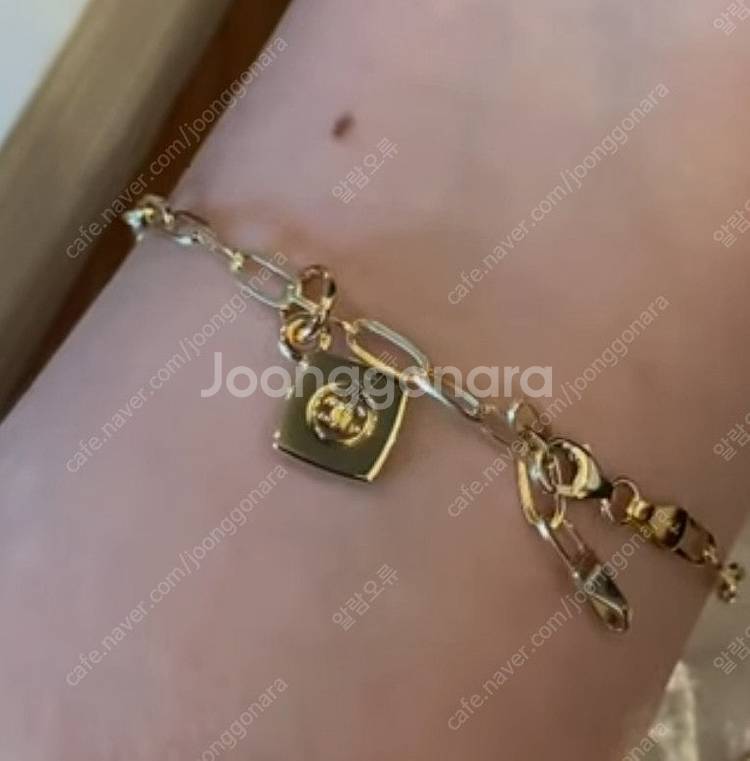 샤넬 홀리데이 샤넬키링 ️ 샤넬참 ️랜덤머리끈 거래시 샤넬...--3