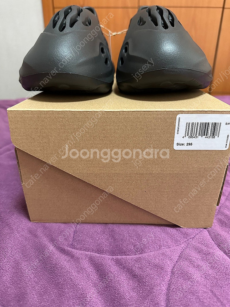 아디다스 이지 폼 러너 오닉스 295--0