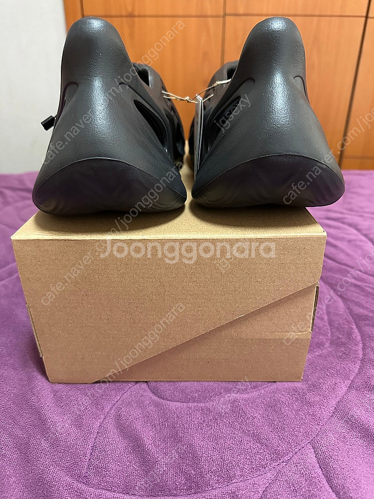 아디다스 이지 폼 러너 오닉스 295--3