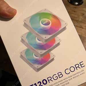 NZXT F120 RGB CORE 화이트 팝니다.