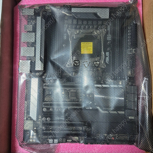 i9-10980XE & ASUS X299 WS PRO 세트로 판매합니다.
