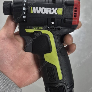 웍스 Worx WU129 전동 드릴 + 12v 배터리 1개 판매합니다.