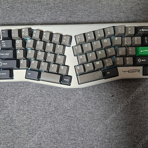 [커스텀 키보드] TGR 돌리스, F2-84 쿠앤크, 린웍스 큰고래 베이지, 옴돌라(옴니타입 모던돌치 라이트)+아티산 팝니다.