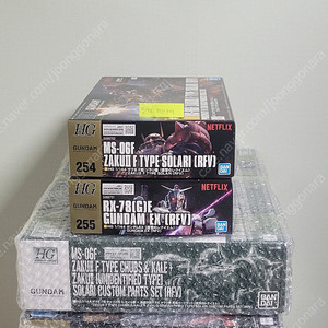 [미개봉]HG 건담EX (복수의 레퀴엠) & HG 자쿠 II F 형 솔라리기 (복수의 레퀴엠) & HG 자쿠 II F형 찹스 & 케일 탑승기 + 무식별형 자쿠Ⅱ 솔라리 탑승기 재현