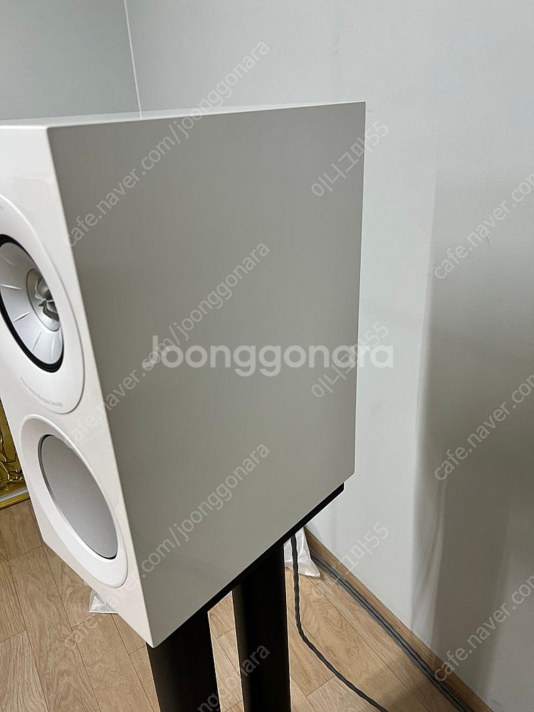 케프 kef r3 meta white 팝니다.--4
