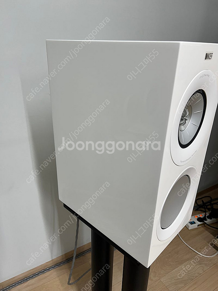 케프 kef r3 meta white 팝니다.--5