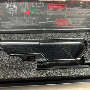 asus rog herculx 그래픽카드 지지대 팝니다.