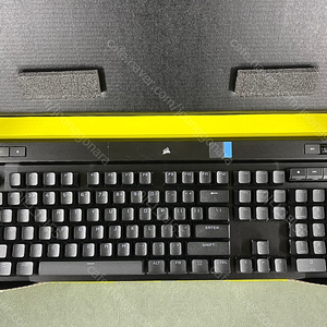 corsair 커세어 K70 RGB PRO 프로 적축 팝니다.