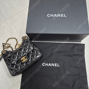 샤넬 크럼플드 카프스킨 호보백 스몰 새상품 판매합니다