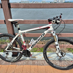 비앙키 메탄올 SX MTB 카본 엠티비 산악 자전거 27.5인치 시마노 XT 폭스 샥