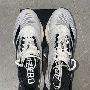 Adidas Adizero Boston 12 Cloud White Core Black Night Metallic 260 사이즈(아디다스 아디제로 보스턴 12, 보스톤 12 흰검 판