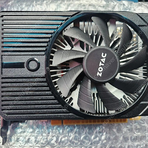 조텍 지포스 GTX 1050 Ti 4GB 무전원제품 팝니다.