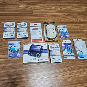 PSP GO 박스셋 + 주변기기 일괄