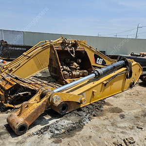 캐타 CAT349DL 2013년식 암대 붐대 실린더 3개 굴삭기 부속 팝니다