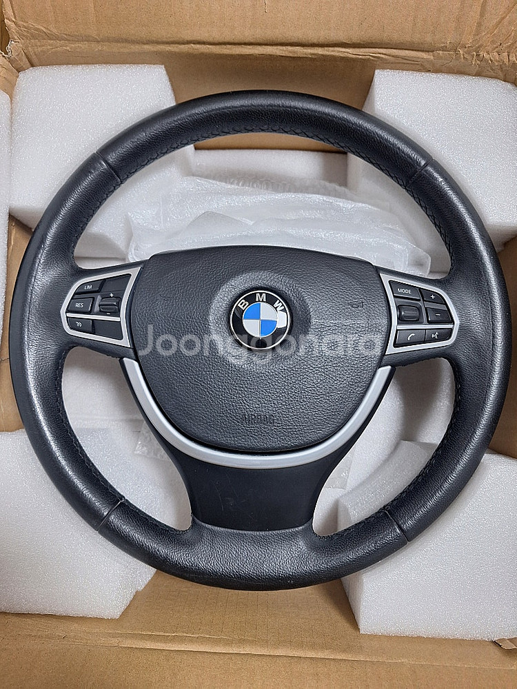 Bmw f10 순정 핸들팝니다--0
