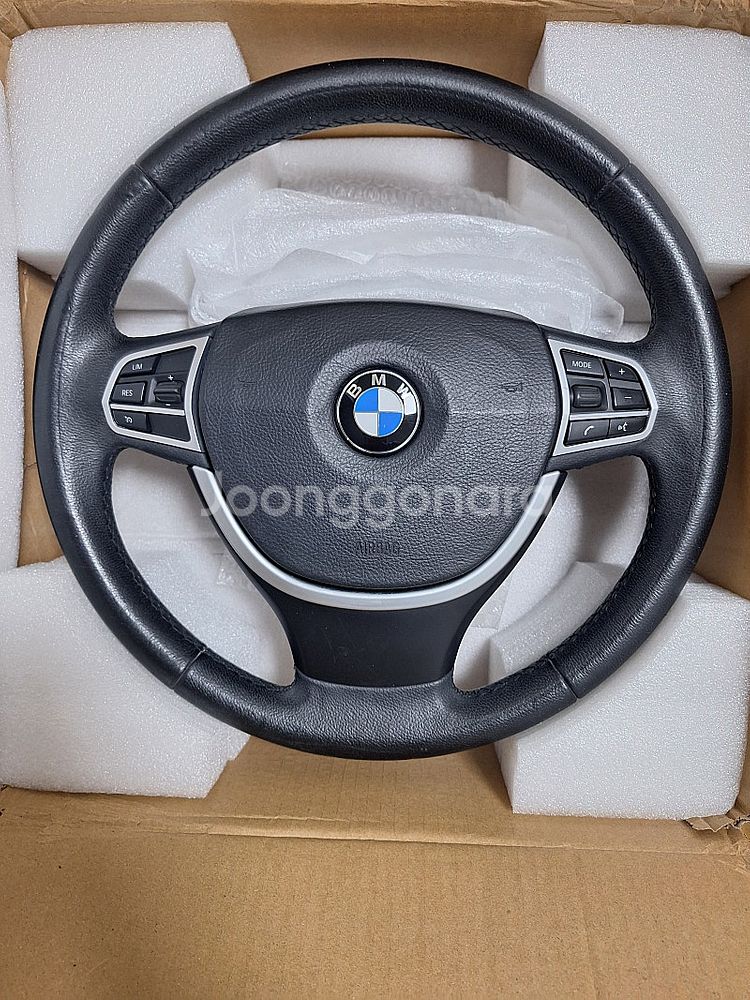 Bmw f10 순정 핸들팝니다--1