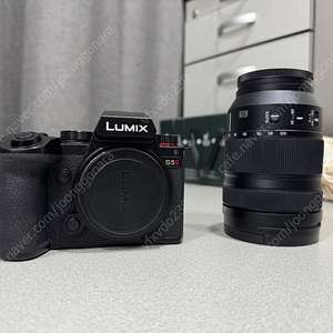 구매한지 5개월 된 제품 [ 파나소닉 Panasonic S5ii (S5M2) / 루믹스 Lumix 24-105mm F4 Micro ] 팝니다