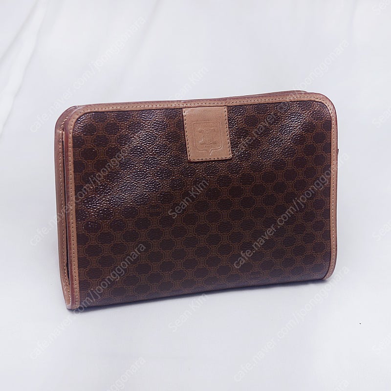 셀린느 (CELINE) 클래식 올드 마카담 지퍼 원포켓 파우치.클러치백