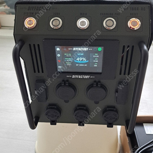 이팩토리 올인원 인산철 파워뱅크 DF 180A-AC 2300W (2K인버터 내장) 팝니다