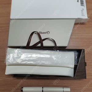 펠리칸 m205 화이트 만년필 팝니다!