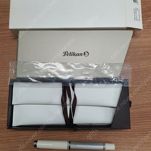 펠리칸 m405 실버화이트 만년필 ef촉 팝니다.