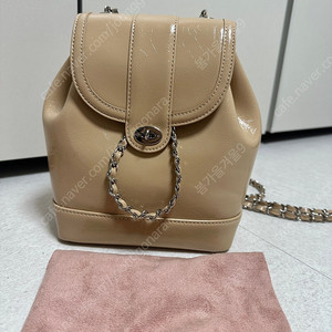 카디널레드 하우아백 베이지