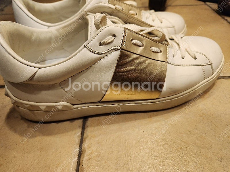 정품 발렌티노 히든 골드 스니커즈--2