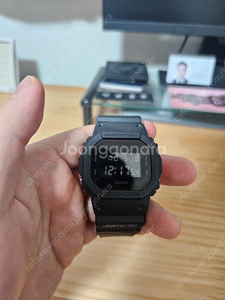 dw-5600bb 지샥 언어펙티드 콜라보--0