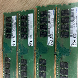 삼성 DDR4 16기가 2666 램 팝니다.