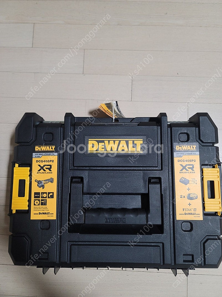디월트 20V 충전 그라인더세트(DCG402P2) 미개...--0