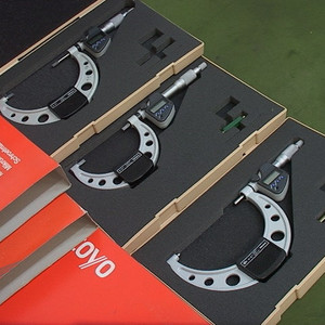 .Mitutoyo MDC5MX Micrometer 293-350 422-332 293-350