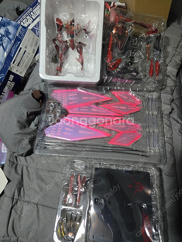 메탈빌드 홍련성천팔극식 판매합니다.--0