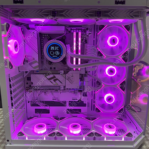 [게이밍 PC] Ryzen 7 9800X3D 화이트 반본체 / 그래픽카드 추가 문의
