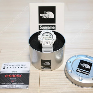 슈프림 X 노스페이스 X 지샥 DW-6900 화이트 팝니다!