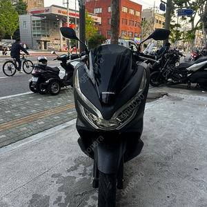 PCX125팝니다20년식이고5만5천정도탔습니다 엔진이나외부상태최상입니다 동대문구장안동010-5236-0030