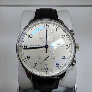 IWC 포르투기저 크로노그래프 블루핸즈 41mm 18년말 시계 풀세트 판매합니다.