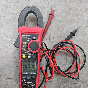 UT219DS 600A 프로용 디지털 크램프 메타 판매합니다.