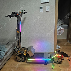 위페드 미니10 보조배터리 장착 신동품급 300km 위패드 전동킥보드